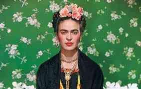 Frida Kahlo İngilizce Biyografi